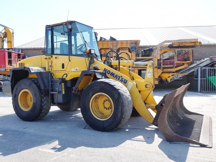 komatsu-wa200