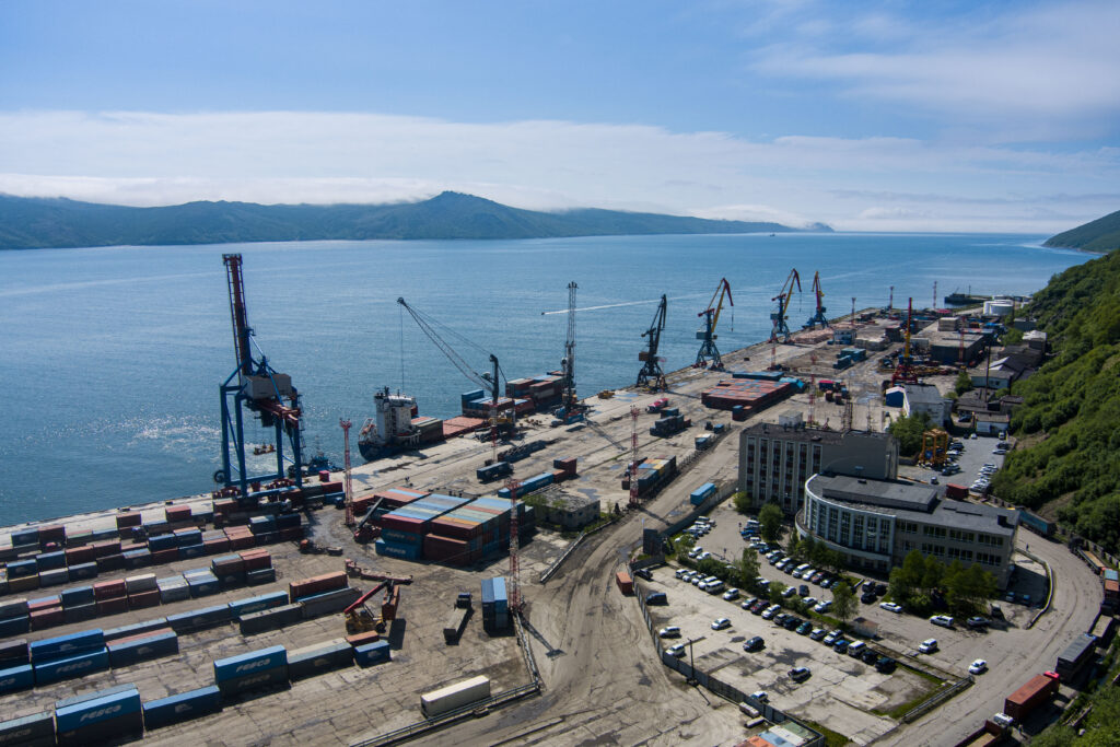 Магаданский морской торговый порт празднует свой 92-oй День рождения!