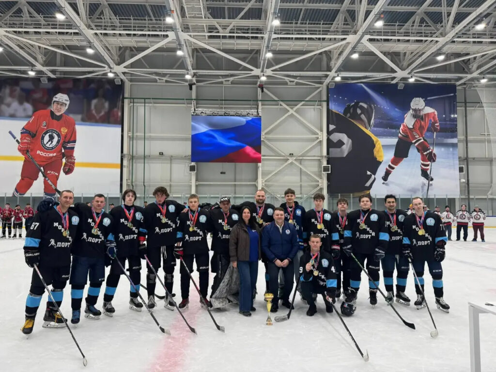 Команда «Морпорт» — победитель чемпионата Магаданской области по хоккею с шайбой!